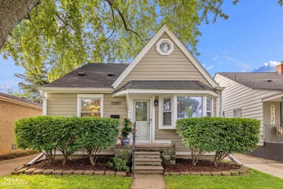 /international/us/2189-hollywood-avenue-grosse-pointe-woods-mi-110120136154/