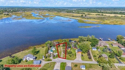 /international/us/7952-garth-point-25-25-lane-rapid-river-mi-110101664345/