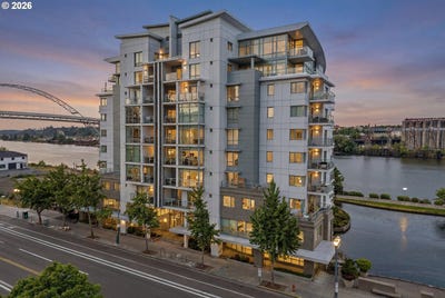/international/us/1310-nw-naito-pkwy-portland-or-110108490268/