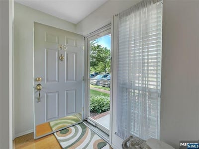 /international/us/140-cherry-street-jersey-city-nj-110099967842/