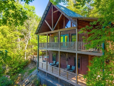 /international/us/434-bear-creek-drive-robbinsville-nc-110108177866/