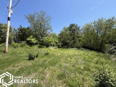 /international/us/1334-clark-avenue-brooklyn-ia-110108174435/