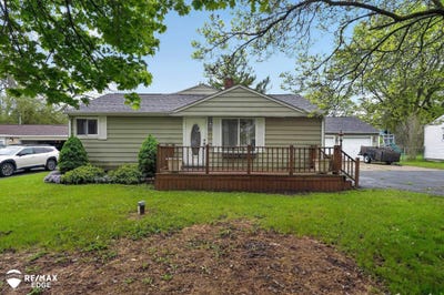 /international/us/6120-surrey-lane-burton-mi-110107953465/