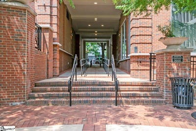 /international/us/10-e-washington-street-greenville-sc-110120065060/