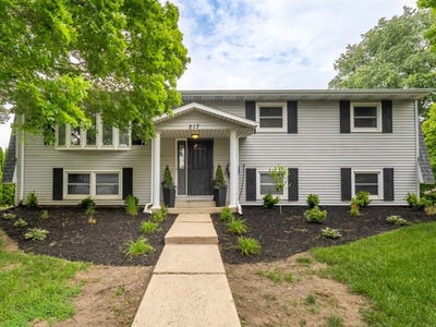 /international/us/217-indian-creek-drive-pekin-il-110107995350/