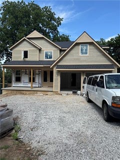 /international/us/7805-rosewood-drive-prairie-village-ks-110109139679/