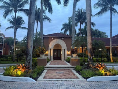 /international/us/1180-reserve-way-naples-fl-110108475571/