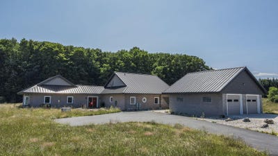 /international/us/11425-kerry-road-brethren-mi-110109158445/