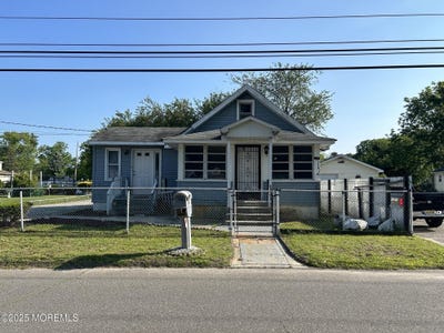 /international/us/40-third-avenue-toms-river-nj-110100676380/