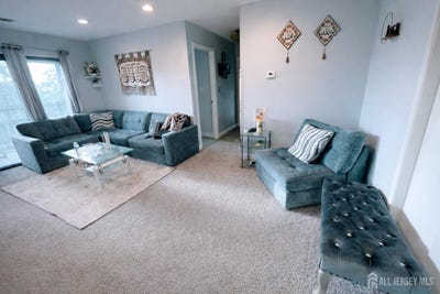 /international/us/23-c-powderhorn-court-woodbridge-proper-nj-110105256094/