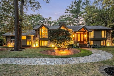 /international/us/7-goldenrod-lane-lynnfield-ma-110100758501/