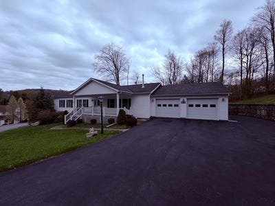 /international/us/115-adam-drive-blossburg-pa-110107609576/