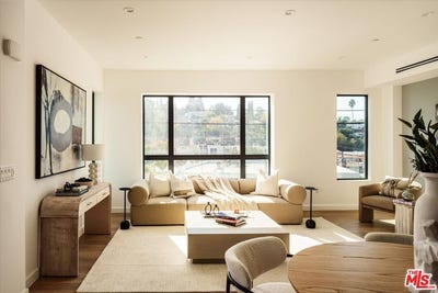 /international/us/2822-1-2-avenel-st-los-angeles-ca-110107038705/