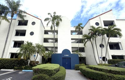 /international/us/21085-ne-34th-avenue-aventura-fl-110107407426/