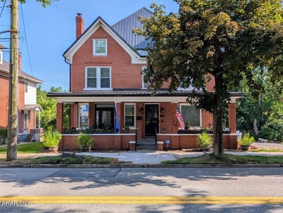 /international/us/230-e-main-street-everett-pa-110101231177/