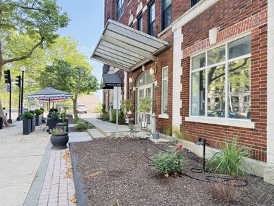 /international/us/881-lafayette-boulevard-bridgeport-ct-110106339064/