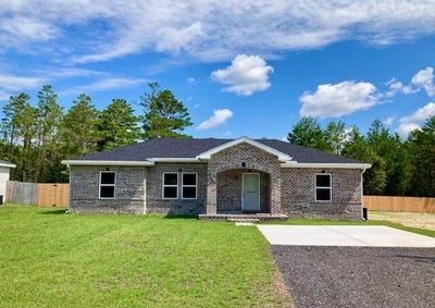 /international/us/169-e-honeysuckle-street-defuniak-springs-fl-110109693308/