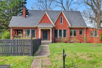/international/us/33-maple-street-clayton-ga-110106699444/