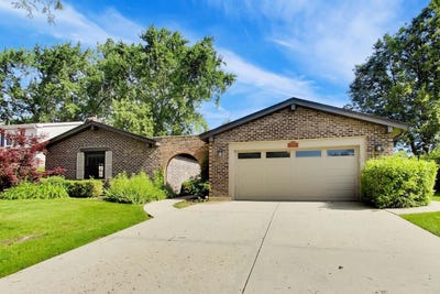 /international/us/4044-chester-drive-glenview-il-110109156082/