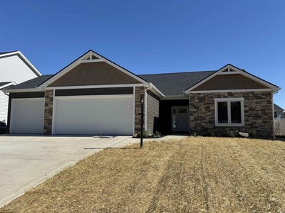 /international/us/13904-diavik-place-fort-wayne-in-110105927051/