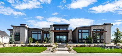 /international/us/527-midpoint-ave-middleton-id-110110319100/