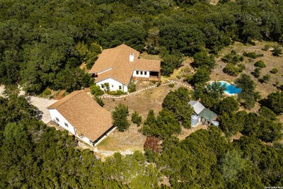 /international/us/17840-helotes-springs-rd-helotes-tx-110110361664/