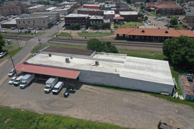 /international/us/301-n-commerce-avenue-russellville-ar-110099459086/