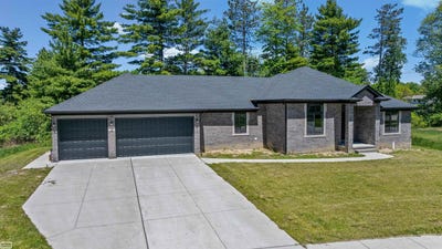 /international/us/3702-n-athanasia-way-fort-gratiot-mi-110108502994/