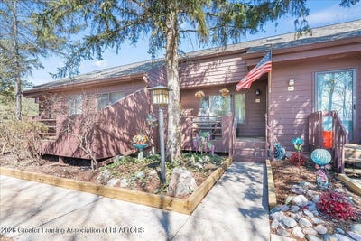 /international/us/225-e-jolly-road-lansing-mi-110107459459/