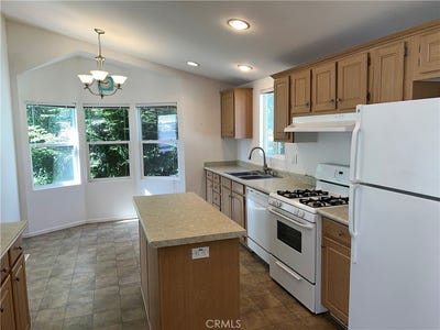 /international/us/1226-main-street-cambria-ca-110099385095/