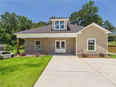 /international/us/68-mill-creek-drive-smiths-station-al-110108550907/