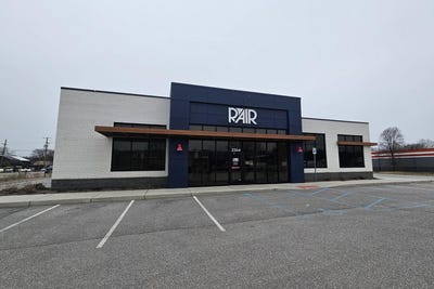 /international/us/2264-w-main-street-lowell-mi-110100466537/
