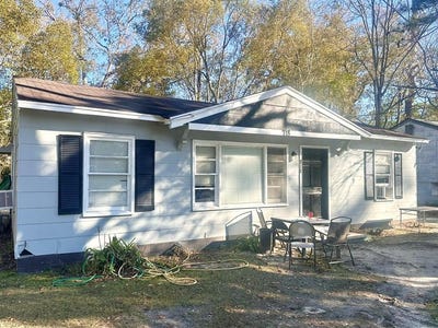 /international/us/718-e-brookwood-place-valdosta-ga-110105226262/