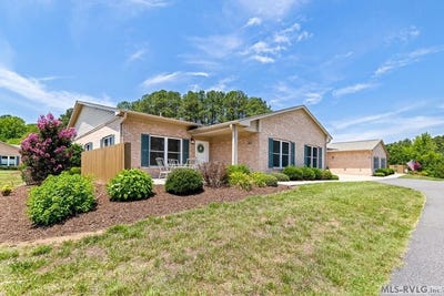 /international/us/140-reed-circle-south-hill-va-110108982557/