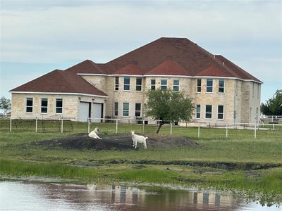 /international/us/241-gentry-road-ennis-tx-110107574438/