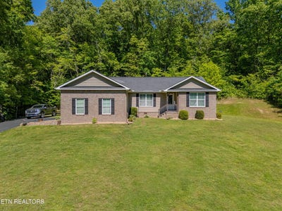 /international/us/379-hilltop-drive-crossville-tn-110108358136/