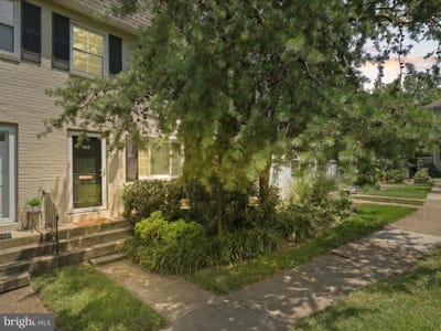 /international/us/1745-n-cliff-street-n-alexandria-va-110100816386/