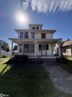 /international/us/1611-south-street-burlington-ia-110120413604/