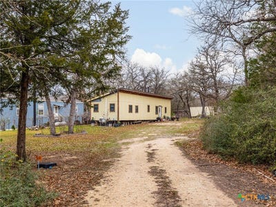 /international/us/4001-county-road-481-thrall-tx-110107656141/