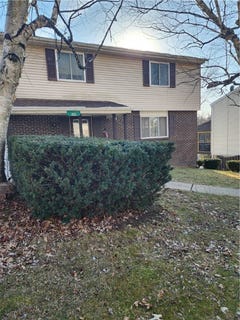 /international/us/205-e-white-oak-st-delmont-pa-110097998716/