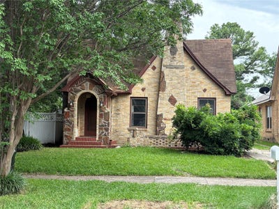 /international/us/828-w-gandy-street-denison-tx-110108618236/