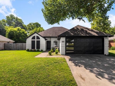 /international/us/823-irene-street-burleson-tx-110101299374/?lang=zh-cn