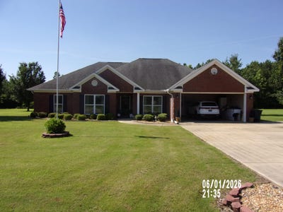 /international/us/132-red-oak-lane-columbus-ms-110108491285/