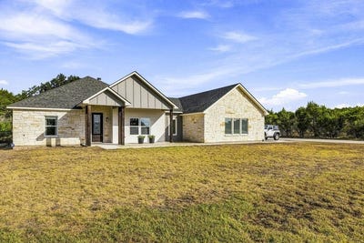 /international/us/341-park-rd-bandera-tx-110109954675/