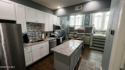 /international/us/21-n-front-street-wilmington-nc-110106918898/