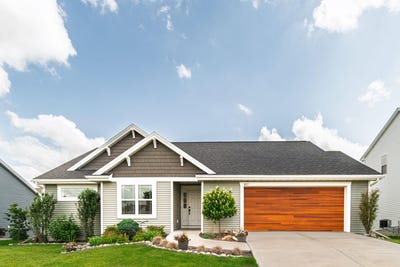 /international/us/977-griffin-way-deforest-wi-110100450758/