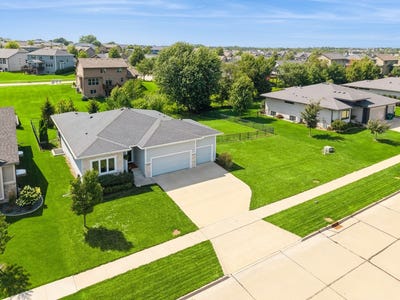 /international/us/3824-163rd-street-urbandale-ia-110101149464/
