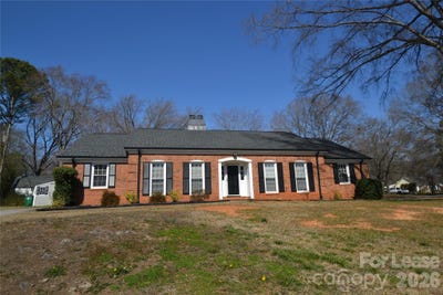 /international/us/100-old-farm-court-matthews-nc-110108069533/