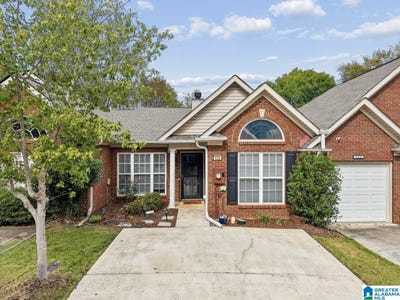 /international/us/125-hayesbury-court-pelham-al-110120485167/