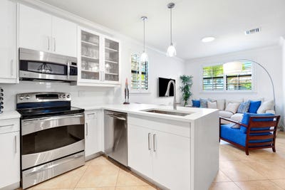 /international/us/861-s-ocean-boulevard-pompano-beach-fl-110106524737/